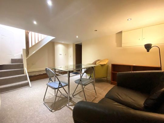 3 bedroom flat to rent - Photo 1