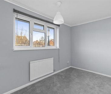 2 bedroom semi-detached house to rent - Photo 6