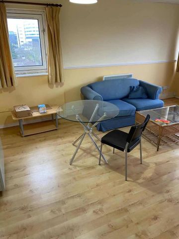 1 bedroom flat to rent - Photo 2