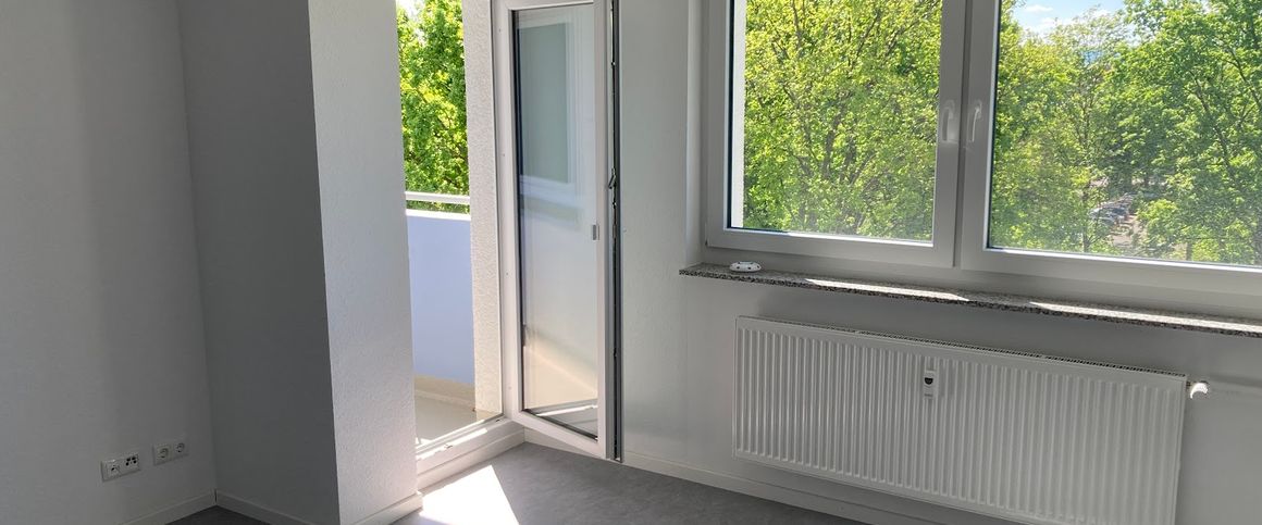Mit WBS: Ruhige 3-Zimmer-Wohnung im 4. OG mit Aufzug und viel Stauraum - Photo 1