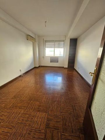 Calle Fortaleza, Sevilla, Andalusia 41010 - Photo 5