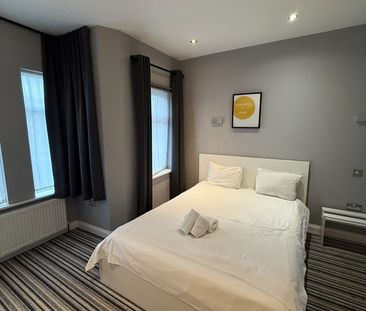 Bedsit, High Town Road, LU2 - Photo 1