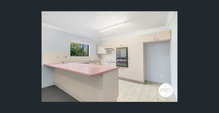 Catch those afternoon breezes with your very own top floor breezy balcony - Photo 5