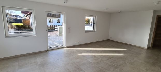 Komfortable und Lichtdurchflutete 3 Zimmerwohnung mit kleinem Garten zum Einzie ... - Photo 1