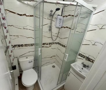 10 bedroom end of terrace house to rent - Photo 6