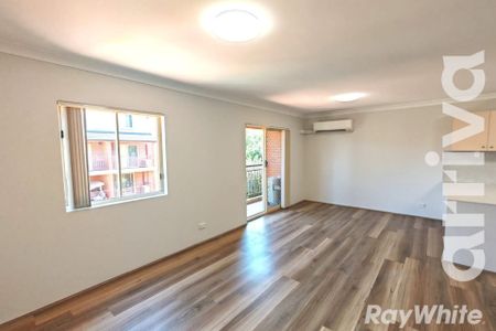 Sunny Split-Level 2 Bedroom Unit at ARRIVA Camperdown! - Photo 3