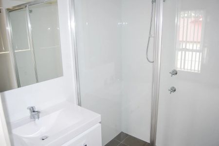 Modern and Low-Maintenance - Photo 4