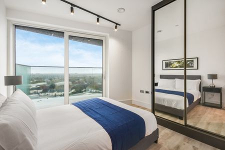 2 Bed Flat, Icon Tower, W3 - Photo 5