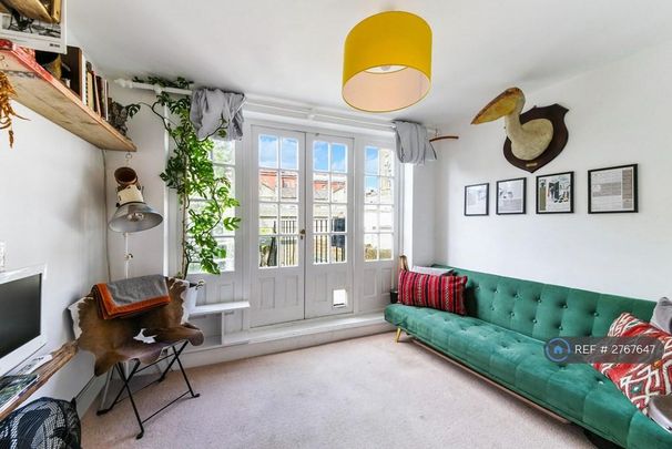 2 bedroom flat to rent - Photo 1