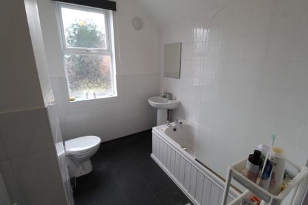 3 bedroom detached house to rent - Photo 5
