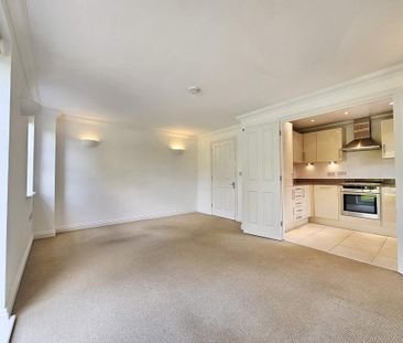 2 bedroom maisonette to rent - Photo 2