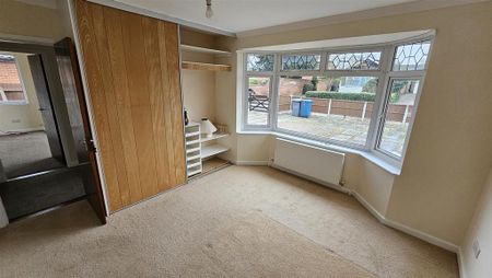 3 bedroom detached bungalow to rent - Photo 4