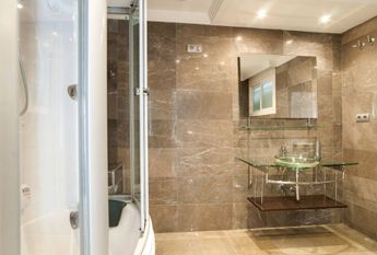 Luxury Villa for rent in Elviria, Spain