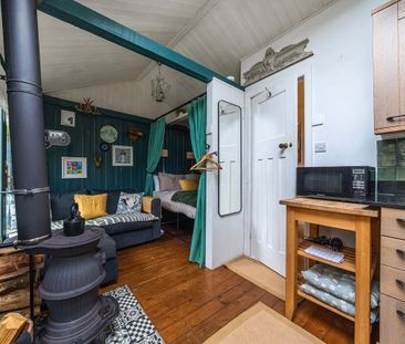 4 bedroom detached house to rent - Photo 3