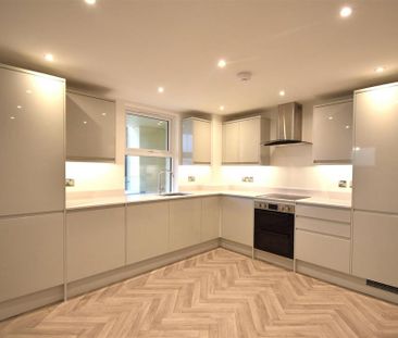 3 bedroom apartment to rent - Photo 3