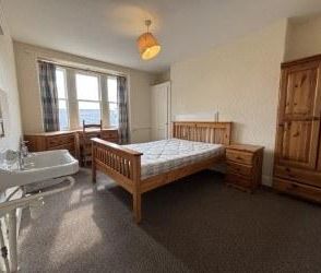 8 bedroom terraced house to rent - Photo 5