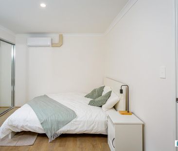 Modern Ensuite Room with Kitchenette in shared Upper Swan house – F... - Photo 2