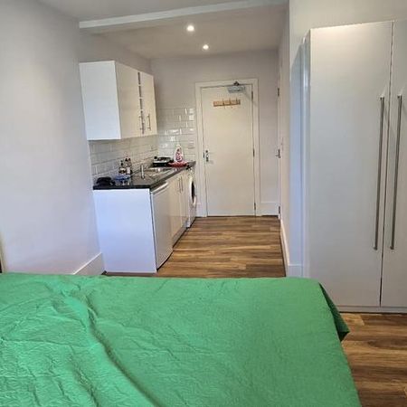 Studio to rent - Photo 4