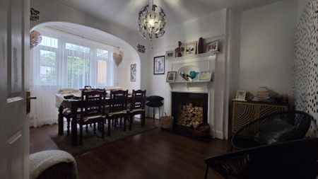 Price £825 pcm - Available Now - Furnished - Photo 3
