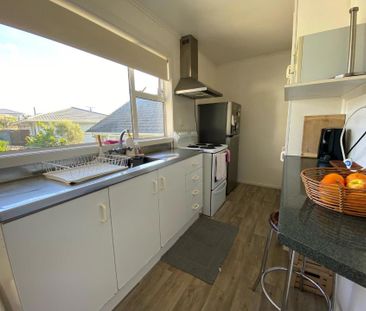 Tidy townhouse in Newlands - Photo 6