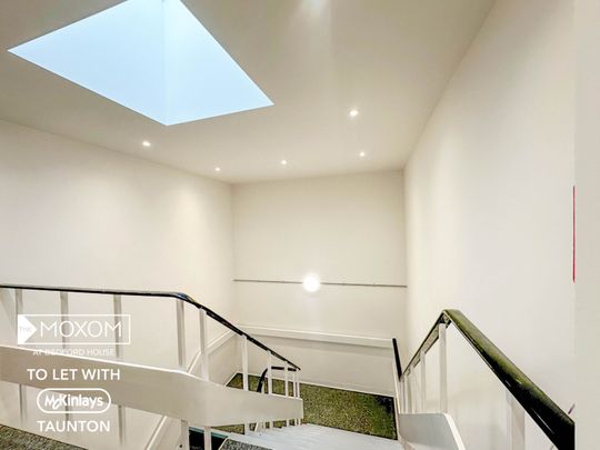THE MOXOM , BEDFORD HOUSE , TAUNTON , SOMERSET , TA1 4AL - Photo 1