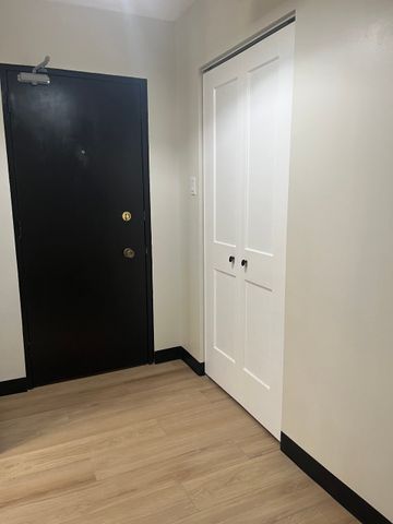 2 BDRM/1 BATH - 732 8TH ST E - Available NOV 1 - Photo 2