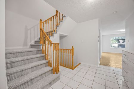 For Lease - 10 Ferris Street, Richmond Hill, Ontario - Photo 2