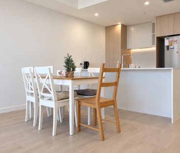 Fully furnished modern apartment close to all amenities! - Photo 6