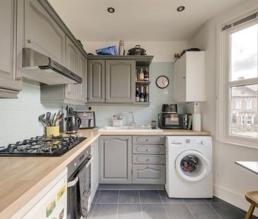 3 bedroom flat to rent - Photo 1