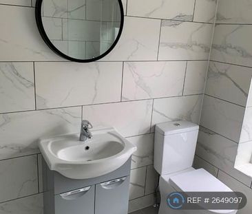 1 bedroom in a house share to rent - Photo 5