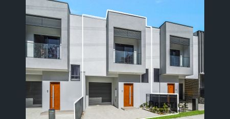 Brand New Luxury Residence in a Sought-After Location - Photo 4