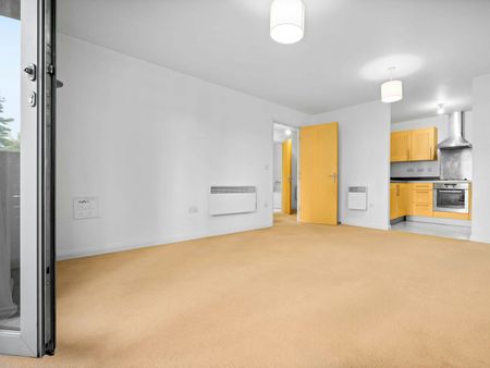 Flat to rent on - Photo 2