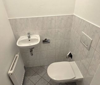 DACHGESCHOSSWOHNUNG NÄHE U6 - Photo 4
