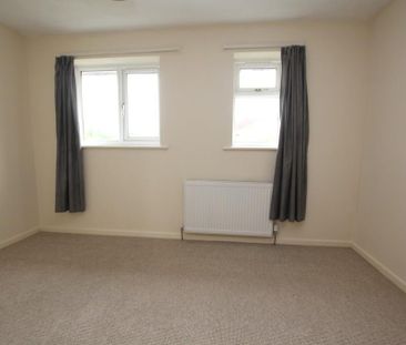 2 bedroom semi-detached house to rent - Photo 3