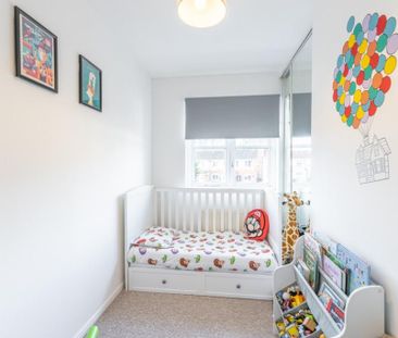 3 bedroom semi-detached house to rent - Photo 1