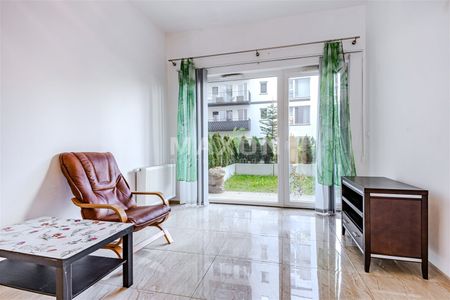 Wysoki lokal na parterze na zamkniętym osiedlu - Zdjęcie 3