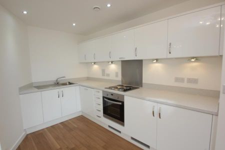 Guildford Road, Woking, Surrey, GU22 - Photo 3