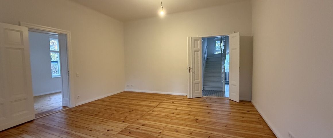 „Erstbezug nach Sanierung“- Wohnen im historischen EFH in Johannisthal ***2 Bäder***großer Garten*** - Foto 1