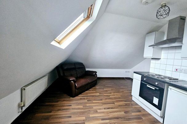 Cedar Road, SOUTHAMPTON - Photo 1