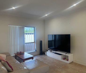 Attractive 3 Bedroom Home! - Photo 2