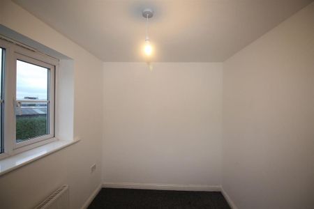 3 bedroom end of terrace house to rent - Photo 5