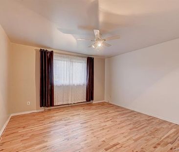 Maison de plain-pied - 2778 Rue Bourgogne - Photo 4