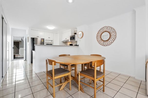 Furnished Beachside Townhouse with Pool - Water Usage Included! - Photo 1