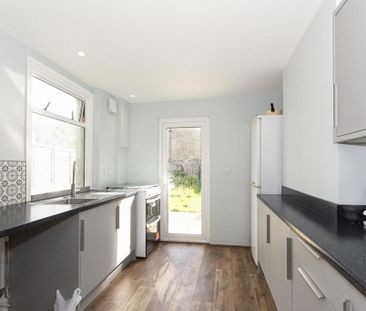 4 bedroom terraced house to rent - Photo 4