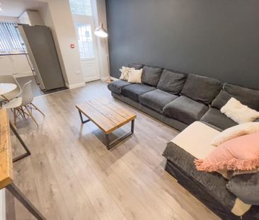 6 bedroom terraced house to rent - Photo 4