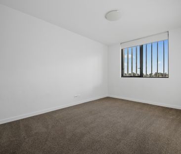 A beautifully presented apartment situated in the heart of Norwest. - Photo 5