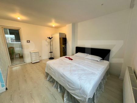 Apartament 2 camere, decomandat, 70 mp, centrala, zona 1 Mai - Photo 3