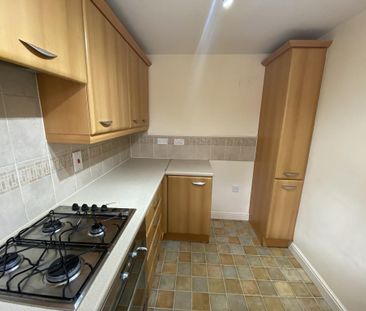 2 bedroom terraced house to rent - Photo 4