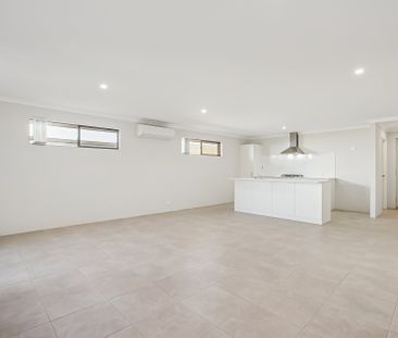 Modern Appeal in a Serene Setting. - Photo 2