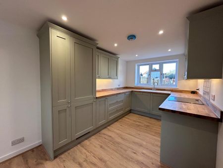 3 bedroom property to rent - Photo 3